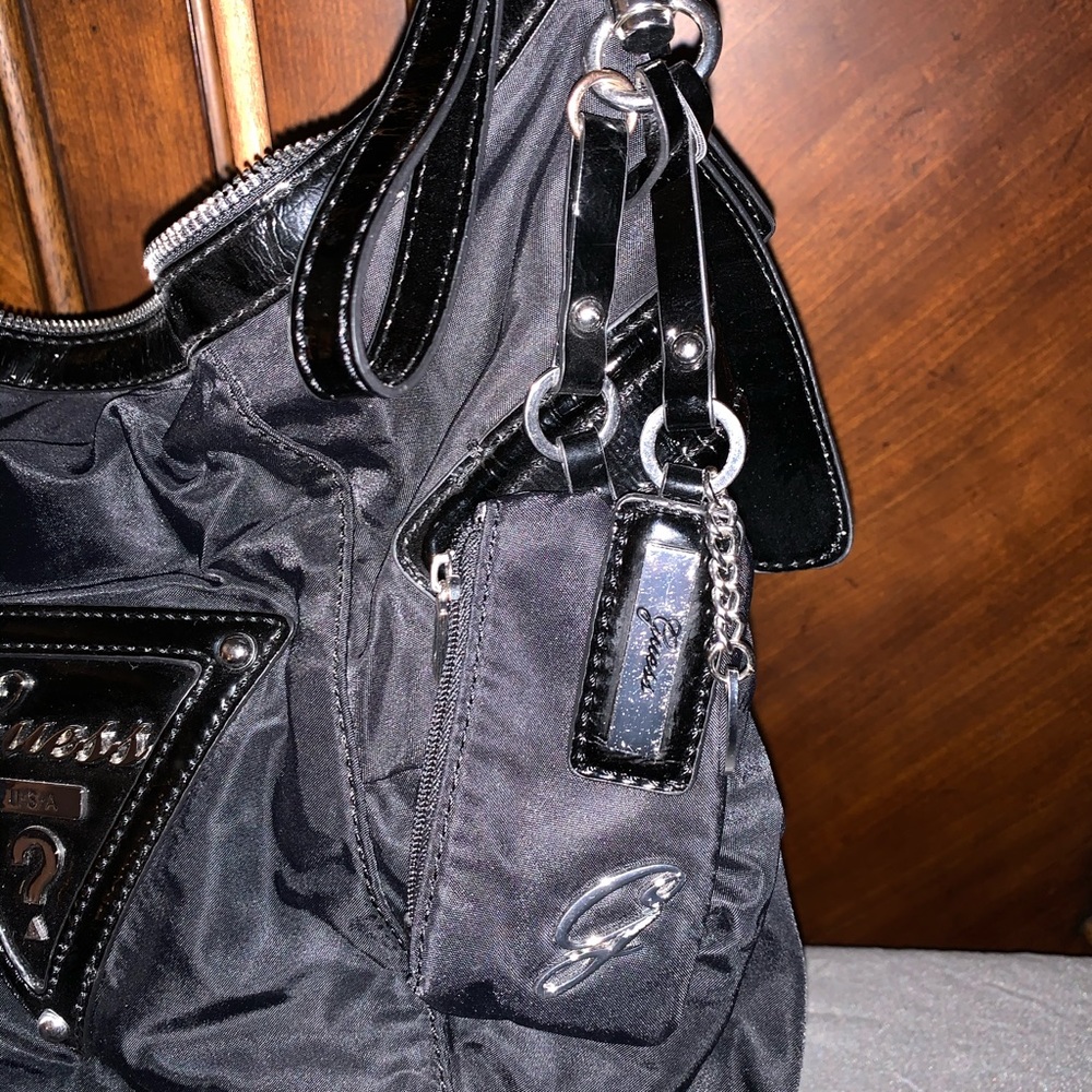 Guess Bag - Picture 2 of 3